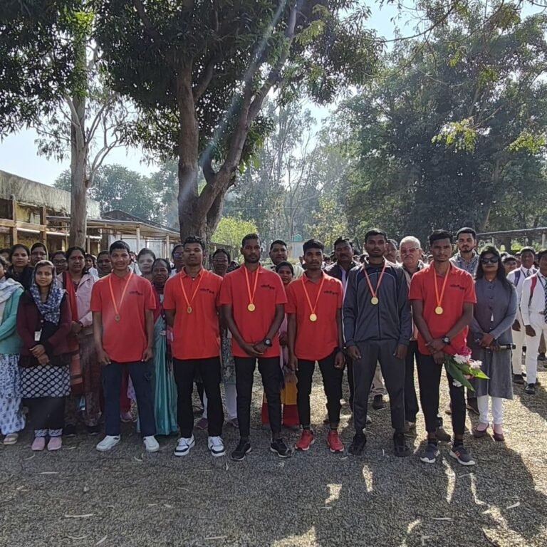 प्रादेशिक सेना भर्ती में 7 छात्रों ने पाई सफलता:शिक्षक के मार्गदर्शन से मिली कामयाबी, विद्यालय में हुआ सम्मान