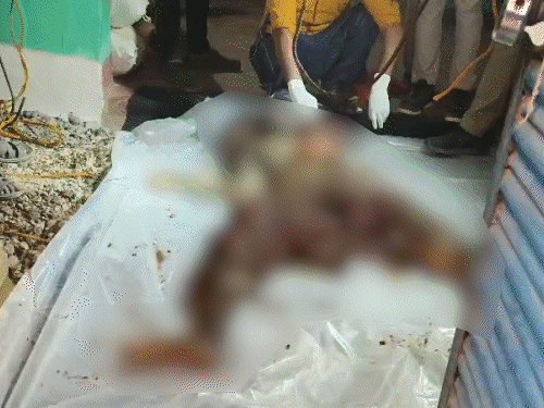 कवर्धा में सेप्टिक टैंक में मिली नवविवाहिता की लाश:6 महीने पहले लव मैरिज की थी, ग्रामीणों ने जताई ससुर पर हत्या की आशंका