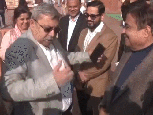 TMC सांसद ने गडकरी से पूछा- एक घुसपैठिया मिला क्या:केंद्रीय मंत्री बोले- मिलवाएंगे कभी; विपक्ष SIR के जरिए घुसपैठियों को निकालने का आरोप लगा रहा