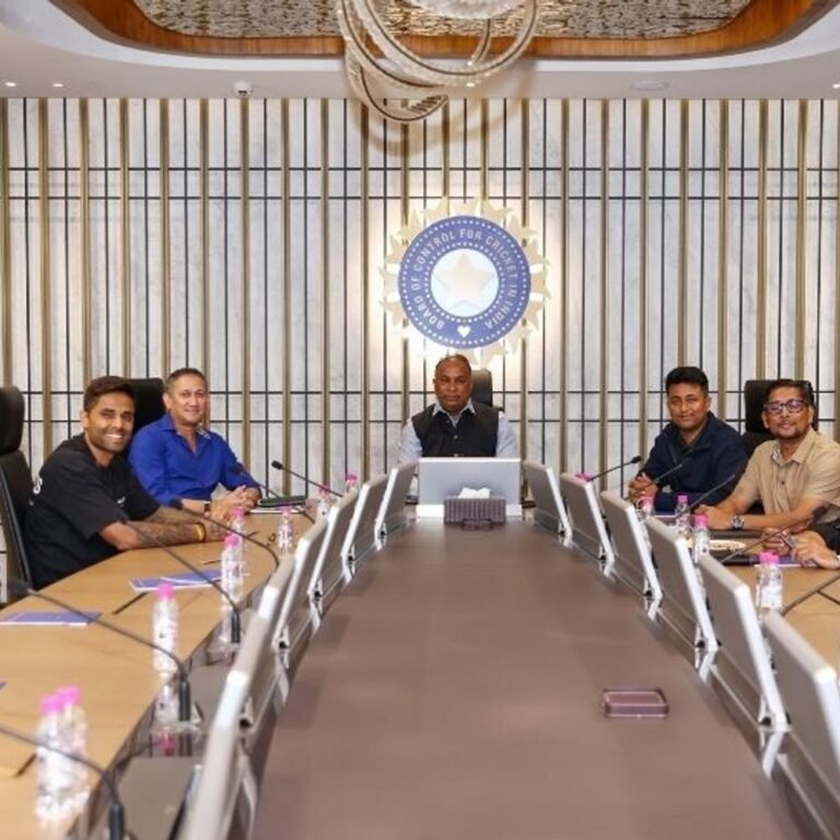 टी-20 वर्ल्डकप के लिए टीम इंडिया का ऐलान आज:सिलेक्शन मीटिंग जारी, गिल और सैमसन की जगह लगभग तय