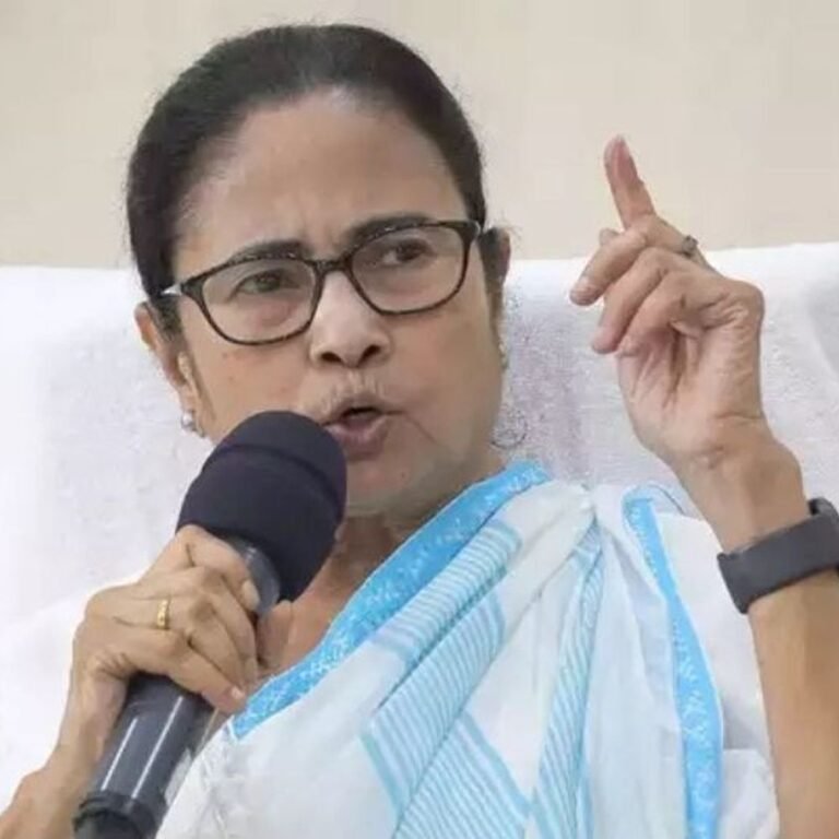 ममता ने जॉब-गारंटी योजना में महात्मा गांधी का नाम जोड़ा:बोलीं- मनरेगा से बापू का नाम हटाना शर्मनाक; केंद्र ने इसका नाम ‘VB–जी राम जी’ किया