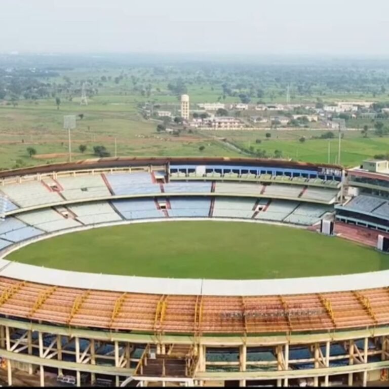 भारत-दक्षिण अफ्रीका वनडे…रोहित-विराट आज रायपुर पहुंचेंगे:दोनों टीमें आएंगी, कल प्रैक्टिस, 3 दिसंबर को नवा रायपुर के स्टेडियम में मैच; ब्लैक टिकट बेचते दो गिरफ्तार