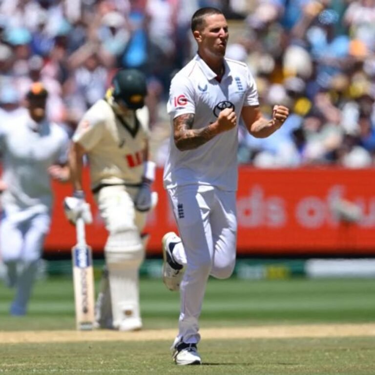 इंग्लैंड को 175 रन का टारगेट मिला:मेलबर्न टेस्ट में ऑस्ट्रेलिया दूसरी पारी में 132 पर ऑलआउट; कार्स ने 4 विकेट लिए