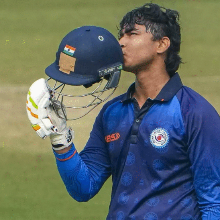 वैभव सूर्यवंशी ने 39 साल पुराना वर्ल्ड रिकॉर्ड तोड़ा:विजय हजारे ट्रॉफी में 36 गेंद पर सेंचुरी जमाई, इस फॉर्मेट के सबसे युवा शतकवीर