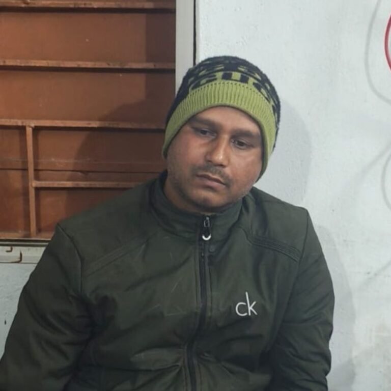 महिला बाल विकास विभाग का अधिकारी रिश्वत लेते गिरफ्तार:कर्मचारी से ट्रांसफर के बदले 80 हजार मांगे, शिकायत के बाद ACB ने किया ट्रैप