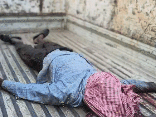 कोयला खदान में ब्लास्टिंग से किसान की मौत,LIVE-VIDEO:उछला पत्थर सिर पर गिरा, पैदल लौट रहा था, शव रखकर प्रदर्शन, भारी पुलिस बल तैनात