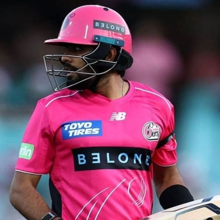 बाबर की स्लो-बैटिंग के कारण स्मिथ ने सिंगल नहीं लिया:अगली बॉल पर बोल्ड, फिफ्टी चूके पाकिस्तानी बैटर ने बाउंड्री पर बैट मारा