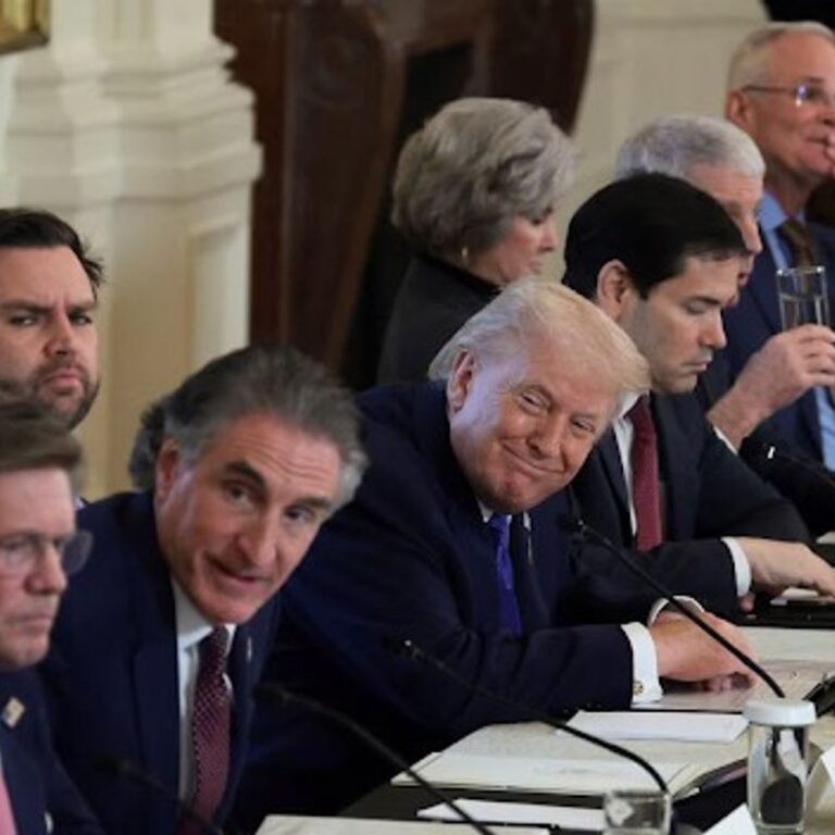 रिपोर्ट- वेनेजुएला का तेल भारत को देगा अमेरिका:दुनिया की बड़ी तेल कंपनियों के अधिकारियों से मिले ट्रम्प; वेनेजुएला में ₹9 लाख करोड़ निवेश करने को कहा