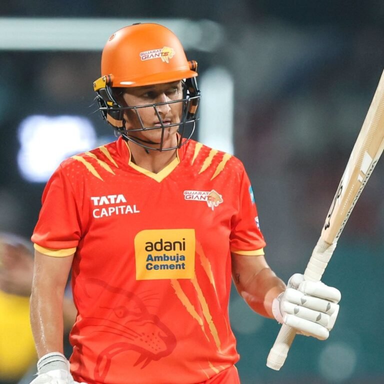 WPL- 210 चेज कर रही दिल्ली का स्कोर 203/3:वोलवार्ट की फिफ्टी पूरी, रॉड्रिग्ज भी खेल रहीं; गुजरात से गायकवाड को 2 विकेट