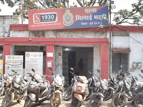 भिलाई स्टील प्लांट का इंजीनियर बाइक चोर गिरोह का मास्टरमाइंड:मास्टर चाबी से 31 बाइक पार, रायपुर से आकर चोरी, जशपुर में बेचीं,CCTV में खुलासा