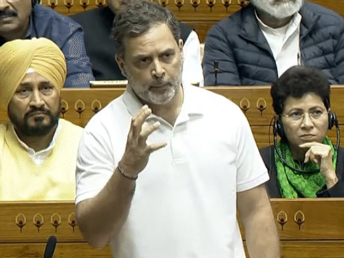 संसद में राहुल बोले- अमेरिका को हमारा डेटा चाहिए:हमारी सरकार होती तो ट्रम्प से कहते- डील पर बराबरी से बात होगी, हम आपके नौकर नहीं