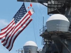 अमेरिका के न्यूक्लियर एयरक्राफ्ट कैरियर के टॉयलेट जाम:45 मिनट लाइन में लगना पड़ रहा, मरम्मत के लिए टेक्नीशियन और सैनिकों में झड़प