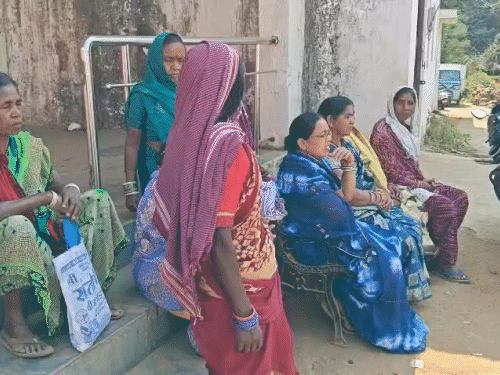 छत्तीसगढ़ के मेढ़की-गांव में चुगली करने पर लगेगा 5,000 जुर्माना:शराब बेचने-पीने पर 10,000 फाइन,चुगली से दो पक्षों में विवाद के बाद ग्राम-समिति का फैसला