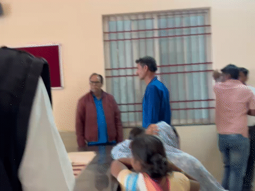 दुर्ग गैंगरेप के आरोपी सांसद के पीए ने किया सरेंडर:फरार चल रहे दोनों आरोपी पहुंचे कोर्ट, 7 सालों तक नाबालिग से किया था दुष्कर्म