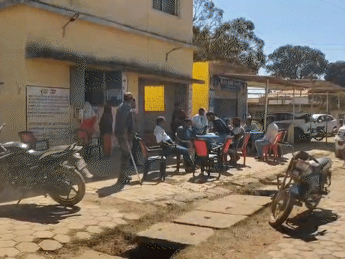 SDM-नायब तहसीलदार ने की मारपीट, ग्रामीण की मौत:अवैध-उत्खनन की जांच करने पहुंची थी टीम, 2 घायल अस्पताल में भर्ती, एसडीएम समेत 4 हिरासत में