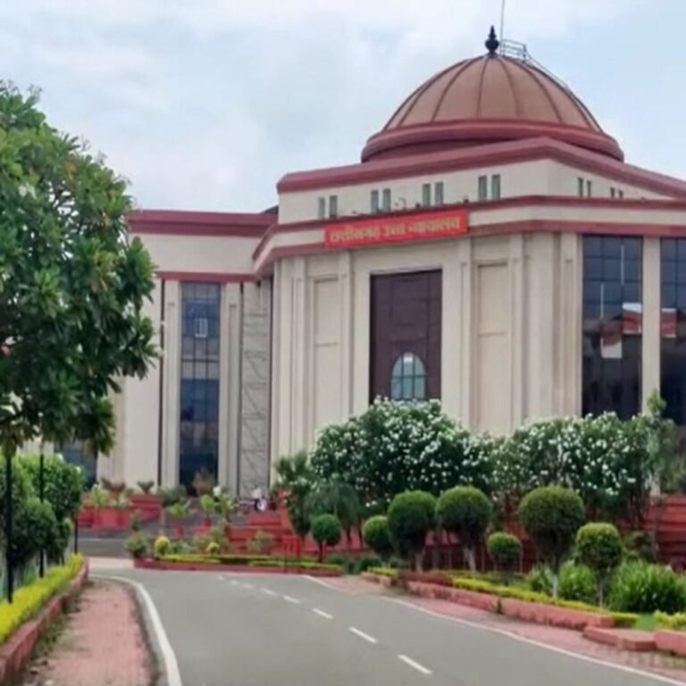 बिलासपुर हाईकोर्ट को बम से उड़ाने की धमकी:ई-मेल में कैंपस को निशाना बनाने का जिक्र, सुरक्षा एजेंसियां अलर्ट, पुलिस-साइबर टीम जांच में जुटी