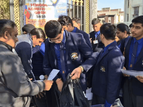 CBSE 10वीं-12वीं एग्जाम कल से शुरू होंगे:करीब 46 लाख स्टूडेन्ट्स होंगे शामिल,10 बजे बाद सेंटर पर नहीं मिलेगी एंट्री