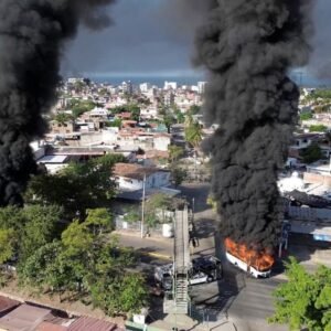 मेक्सिको- गृह युद्ध जैसे हालात, 25 जवानों समेत 32 मौतें:फीफा वर्ल्ड कप सिटी में लॉकडाउन; 20 बैंक फूंके, रॉकेट लॉन्चर और हथियारों का जखीरा जब्त