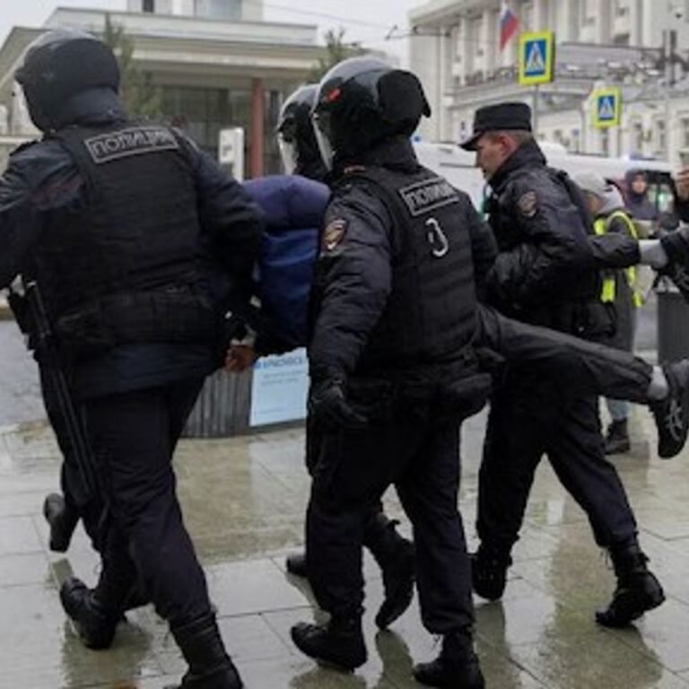 रूस में भारतीय छात्रों के शोषण के मामले बढ़े:2025 में दुनियाभर में 350 शिकायतें दर्ज, इनमें 200 रूस से