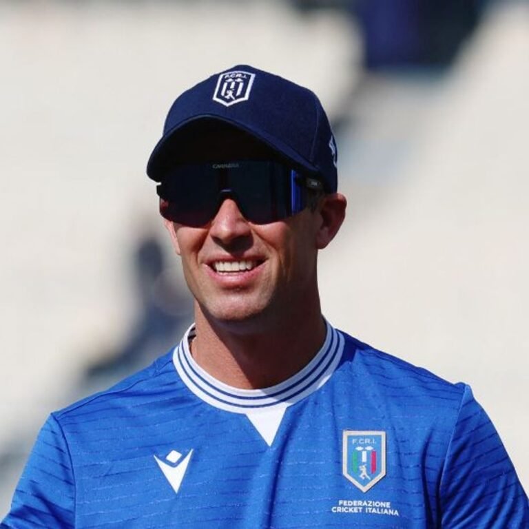 टी-20 वर्ल्डकप- जोस बटलर 3 रन बनाकर आउट:फिल सॉल्ट ने चौके से टीम का खाता खोला; इटली के खिलाफ इंग्लैंड का स्कोर 33/1