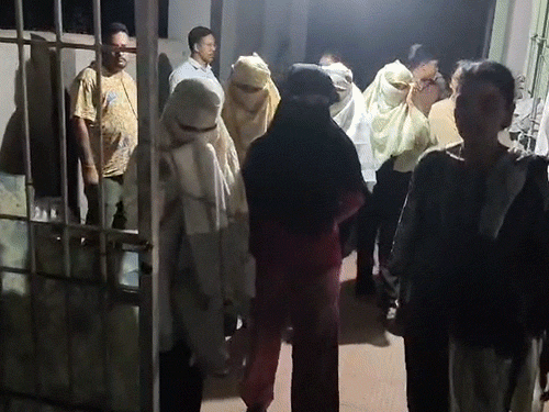 भिलाई में सेक्स रैकेट, बंगाल से बुलाईं लड़कियां, VIDEO:पॉश इलाके के मकान में आपत्तिजनक हालत में पकड़ाए, दूसरे जगहों पर भी सप्लाई होती थी