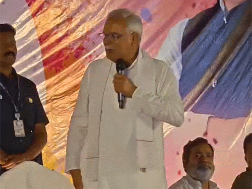 भूपेश बोले-अमेरिका सबसे ज्यादा डरा हुआ देश:भिलाई में कहा-एपस्टीन फाइल से ध्यान भटकाने तनाव बढ़ाया,ट्रम्प भी बच नहीं पाएंगे और न ही हमारा वाला