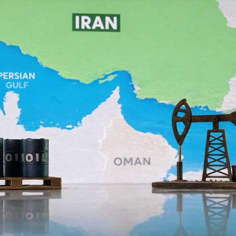 दावा- ट्रम्प ईरान के खार्ग आइलैंड पर कब्जा चाहते हैं:90% ईरानी तेल का एक्सपोर्ट यहां से, एक्सपर्ट बोले- इस पर हमले से विश्वयुद्ध तय