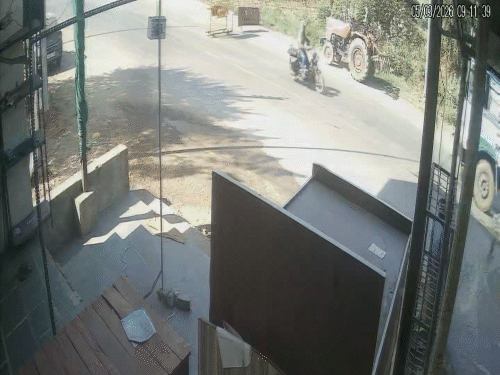 14 चक्का ट्रक ने वॉचमैन को रौंदा…मौत का LIVE VIDEO:50 मीटर तक घसीटते ले गया; सड़क पर चिपके मिले शव के चिथड़े