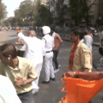 कोलकाता, पीएम की रैली से पहले भाजपा-टीएमसी कार्यकर्ताओं में पत्थरबाजी:आज ₹18,680 करोड़ के प्रोजेक्ट्स का उद्घाटन-शिलान्यास होना है