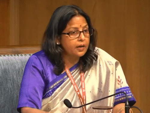 सरकार बोली- देश में पेट्रोल-डीजल की कमी नहीं:कीमतों में भी कोई बढ़ोतरी नहीं हुई, घबराकर जरूरत से ज्यादा खरीदने से बचें