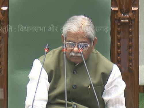 धान खरीदी पर घिरी सरकार, सदन में हंगामा:भूपेश बोले- किसानों से धोखाधड़ी हुई, मंत्री के जवाब से असंतुष्ट विपक्ष ने किया वॉकआउट