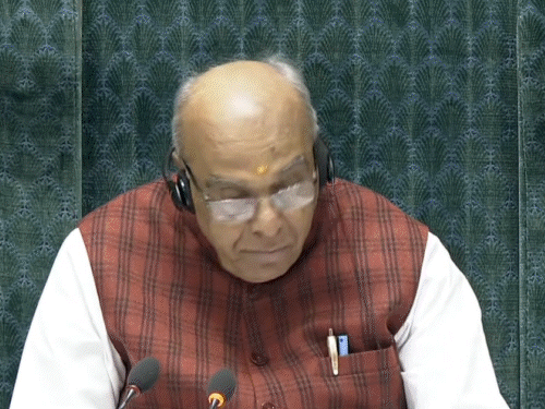 लोकसभा में विपक्ष का हंगामा, ‘नरेंद्र-सरेंडर’ की नारेबाजी जारी:आज शाह सदन को संबोधित करेंगे; विपक्ष का आरोप- बिरला सरकार के दबाव में हैं