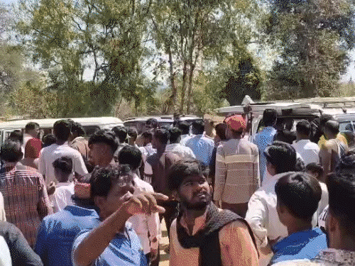 खल्लारी में रोप-वे केबल टूटा, ट्रॉली 20 फीट नीचे गिरी:चट्टान से टकराई, 5 श्रद्धालु घायल, एक की हालत गंभीर, देवी-दर्शन कर लौट रहे थे