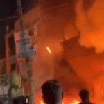 इंदौर में कार चार्जिंग के दौरान आग, 7 की मौत:3 झुलसे; शॉर्ट सर्किट से हादसा, घर में रखे 4 सिलेंडर फटे