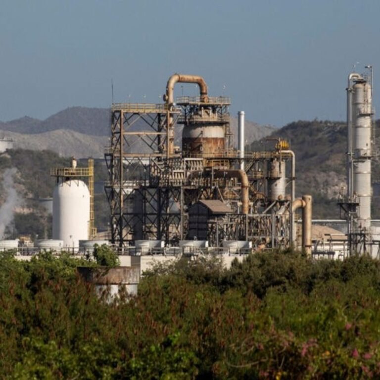 इजराइल-ईरान-जंग के बीच भारत के पास 25-दिन का तेल बचा:सरकार नए सप्लायर्स की तलाश में; फिलहाल पेट्रोल-डीजल के दाम नहीं बढ़ेंगे