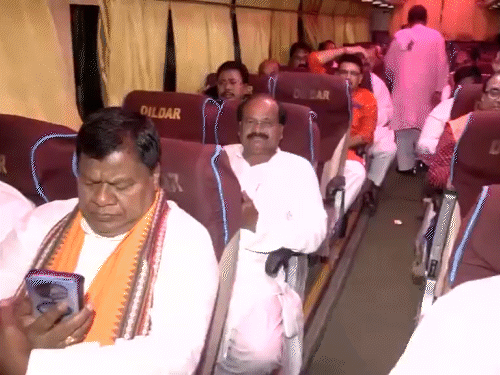 राज्यसभा चुनाव- भाजपा ने ओडिशा से 82 विधायक पारादीप भेजे:कांग्रेस के 8 MLA बेंगलुरु में रुके; राज्य की 4 सीटों पर 16 मार्च को वोटिंग