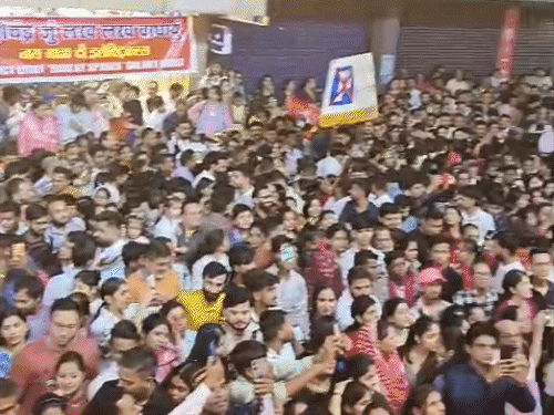 रायपुर में दिखे डुप्लीकेट शाहरुख-सलमान-पुष्पा और दिलजीत:फैंस में सेल्फी खिंचवाने की मची होड़, सिंधी समाज का चेट्रीचंड्र-महोत्सव, झांकी निकली, जमकर हुई आतिशबाजी