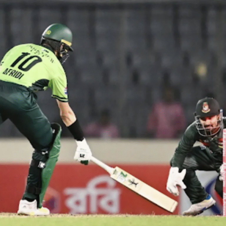 पाकिस्तान ने अंपायर के फैसले पर उठाए सवाल:मीरपुर ODI में बांग्लादेश के रीव्यू बताया गलत, मैच रेफरी से शिकायत की