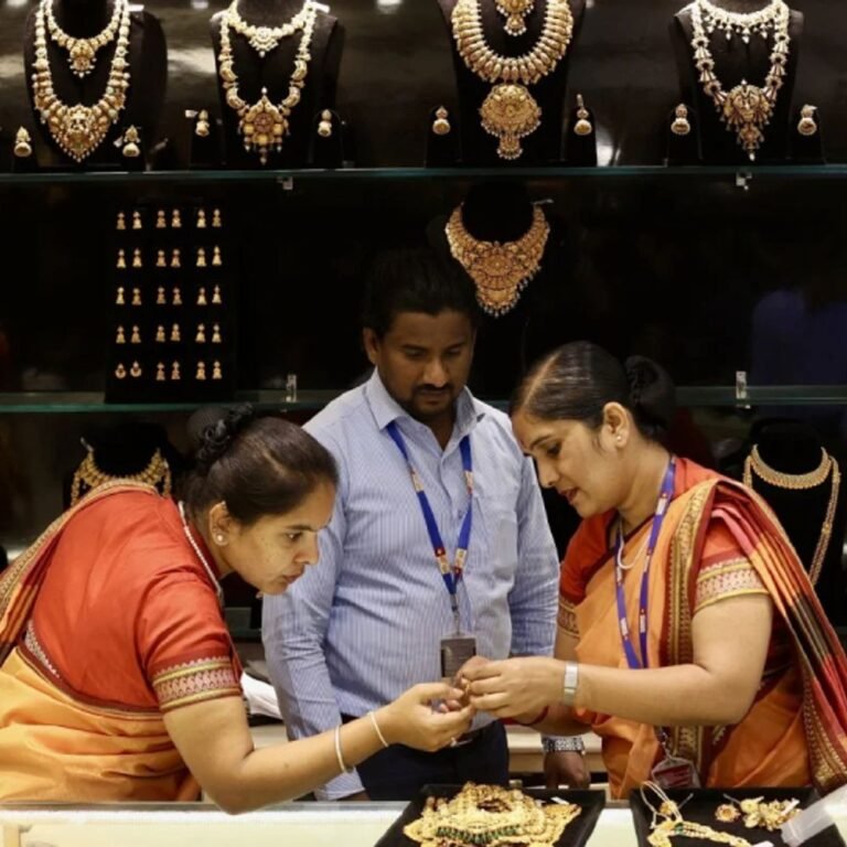 सोना ₹851 बढ़कर ₹1.40 लाख पर पहुंचा:चांदी में ₹5,285 की तेजी, दाम 2.25 लाख रुपए प्रति किलो पहुंचे