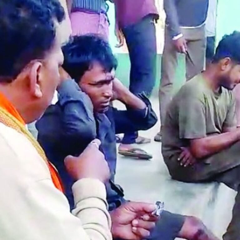 कोरबा में संदिग्ध युवक की पिटाई:मानसिक रूप से परेशान युवक को चोर समझकर पीटा, पुलिस को सौंपा