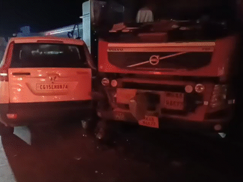 स्कॉर्पियो ने 4 महिलाओं को कुचला, 3 की मौत:मां का शव देखकर बिलखती रही बेटी; अंबिकापुर में 4 किमी तक रहा चक्काजाम