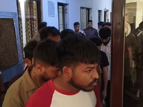 हिमाचल से चल रहा था ऑनलाइन सट्टा:छत्तीसगढ़ के युवा भी शामिल, इंस्टाग्राम पर लोगों को जोड़कर IPL में पैसा लगवाते थे; 16 गिरफ्तार