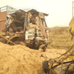 रायपुर में हाइवा-ट्रक की भिड़ंत में 3 मौतें:2km तक सुनाई दी टक्कर की गूंज, केबिन में फंसे रहे लोग, JCB से निकाले गए