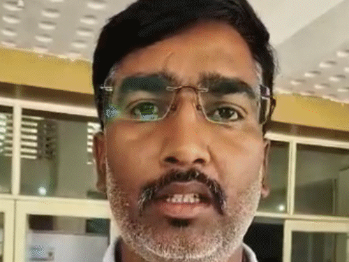 बलरामपुर CMO ने पार्षदों को कहा कुत्ता, ऑडियो वायरल:कहा- मेरा ट्रांसफर कराने की औकात नहीं, अधिकारी बोले- मेरी आवाज नहीं, AI जनरेटेड