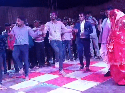 2 गर्लफ्रेंड से शादी…युवक पर कार्रवाई की मांग:आदिवासी समाज बोला- यह परंपराओं के विपरीत, बहला-फुसला कर राजी किया, प्रशासन जांच करें