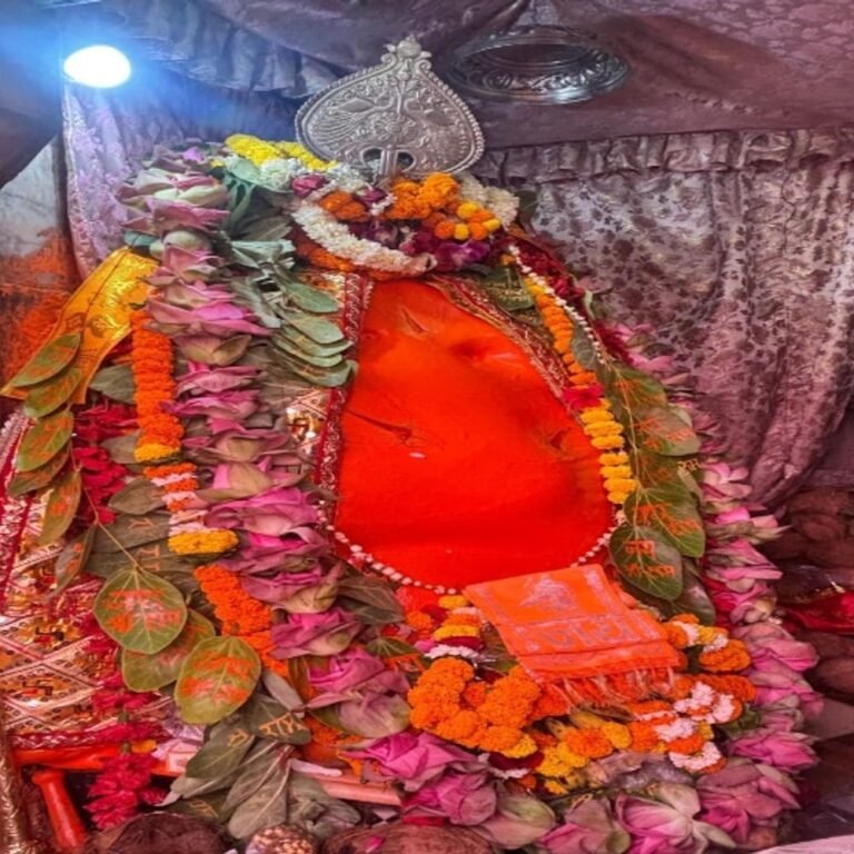 हनुमान जन्मोत्सव…छत्तीसगढ़ के मंदिरों में विशेष पूजा-अर्चना:सुबह 5 बजे आरती से शुरुआत, भंडारे की तैयारी, दर्शन के लिए भक्तों की लगी भीड़