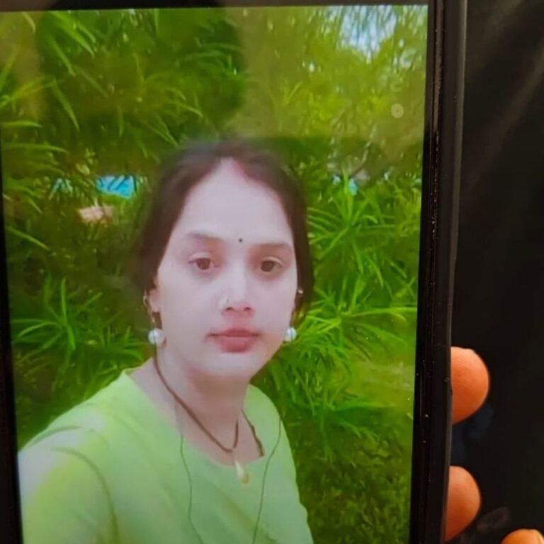 कॉन्स्टेबल की पत्नी और 9 साल के बेटे हत्या:दुर्ग में महिला ने चाकू से किया हमला, बेटी ने बॉथरूम में छिपकर बचाई जान