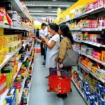 ईरान जंग का असर- खाने का तेल 7% महंगा:साबुन-बिस्किट के पैकेट छोटे हुए, वॉशिंग मशीन, फ्रिज और LED के दाम 15% तक बढ़े