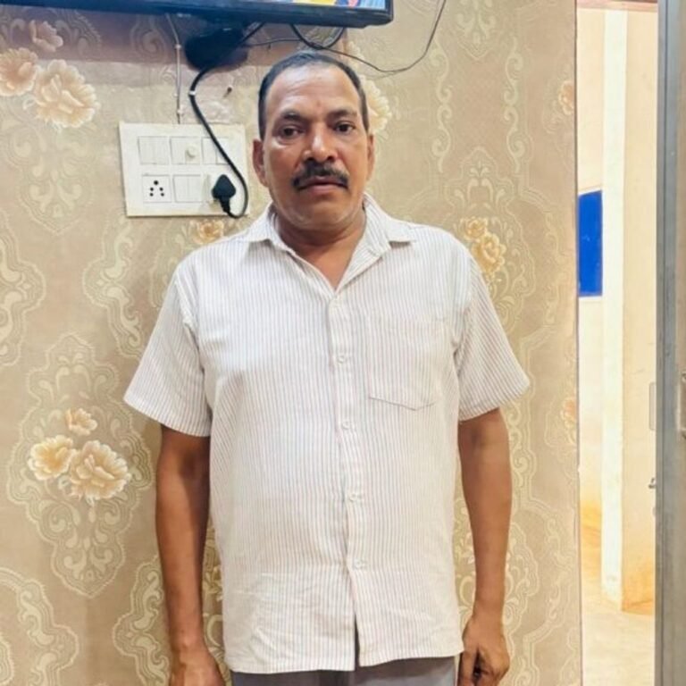 रायपुर में बर्खास्त पुलिसकर्मी ने पत्नी-बेटी को मार डाला:कुल्हाड़ी से किया वार, घर में मिली लाश; वारदात के बाद थाने पहुंचकर किया सरेंडर