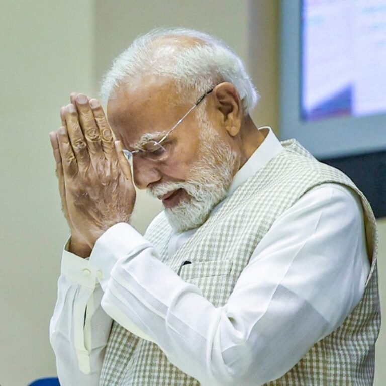 PM मोदी की महिलाओं के नाम चिट्‌ठी:लिखा- बेटियों से अपेक्षा नहीं की जा सकती कि वे हक के लिए सालों तक इंतजार करें